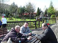 A z druhé strany.